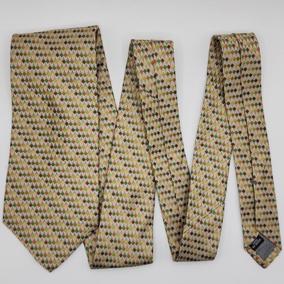 Geometric Tie Insignia Necktie Pink Silk 4" Wide 59" Long VTG - Picture 1 of 5